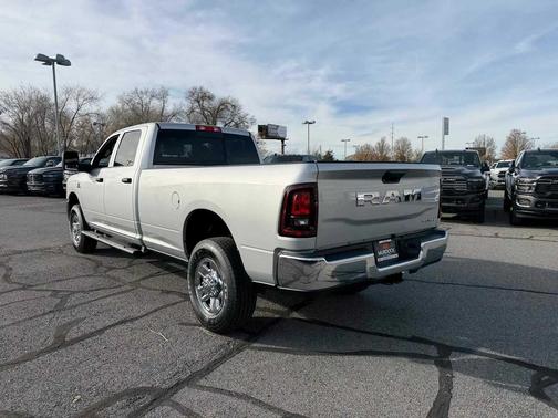 2026 RAM 2500 Tradesman Crew Cab 4x4 8' Box