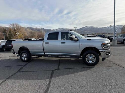 2026 RAM 2500 Tradesman Crew Cab 4x4 8' Box