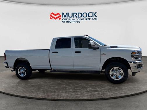Bright White Clearcoat 2026 RAM 3500 Tradesman Crew Cab 4x4 8' Box