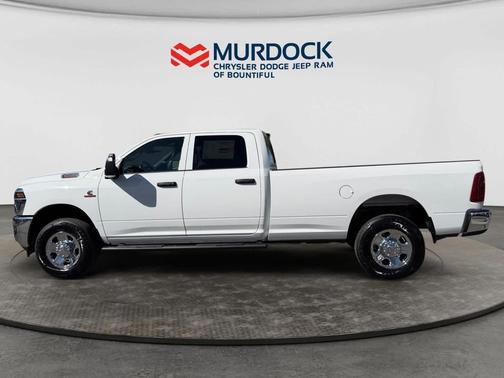 2026 RAM 3500 Tradesman Crew Cab 4x4 8' Box