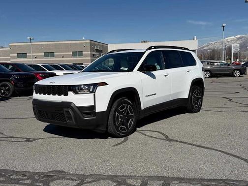Bright White Clearcoat 2026 Jeep Cherokee Laredo 4x4