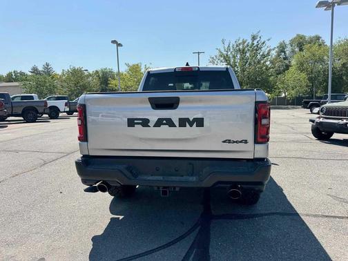 2025 RAM 1500 Warlock Crew Cab 4x4 5'7' Box