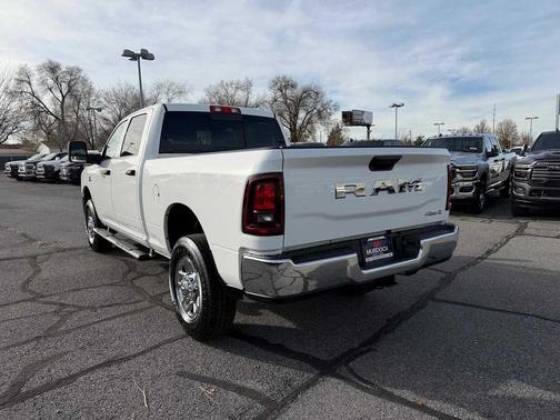 2026 RAM 2500 Tradesman Crew Cab 4x4 6'4' Box