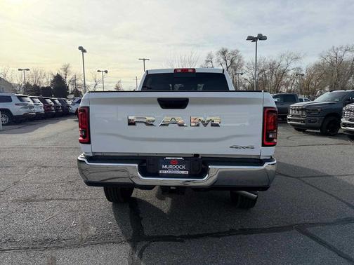 2026 RAM 2500 Tradesman Crew Cab 4x4 6'4' Box