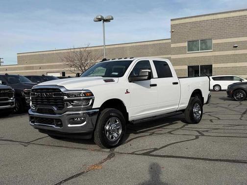2026 RAM 2500 Tradesman Crew Cab 4x4 6'4' Box