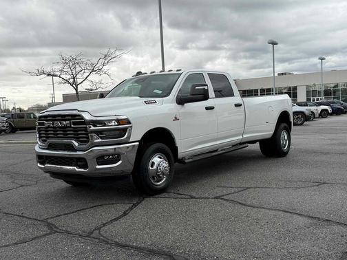 2026 RAM 3500 Tradesman Crew Cab 4x4 8' Box