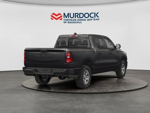 Diamond Black Crystal Pearlcoat 2026 RAM 1500 Express