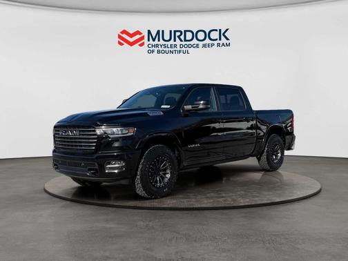 Diamond Black Crystal Pearlcoat 2026 RAM 1500 Laramie