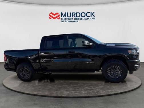 Diamond Black Crystal Pearlcoat 2026 RAM 1500 Laramie