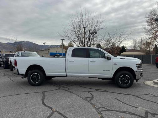 2026 RAM 2500 Laramie Crew Cab 4x4 8' Box