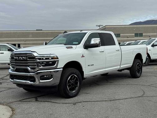 2026 RAM 2500 Laramie Crew Cab 4x4 8' Box