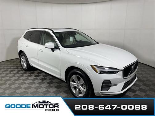 2022 Volvo XC60 B5 MOMENTUM