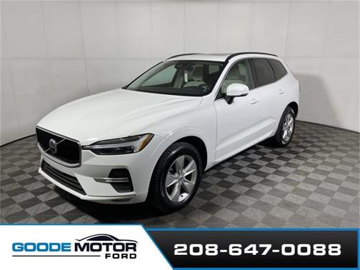 2022 Volvo XC60 B5 MOMENTUM
