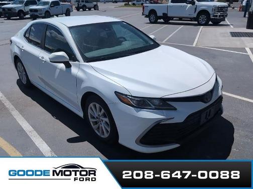 Super White 2022 Toyota Camry LE
