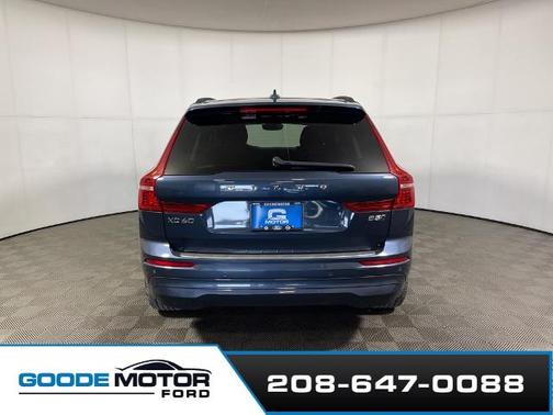 2022 Volvo XC60 B5 MOMENTUM