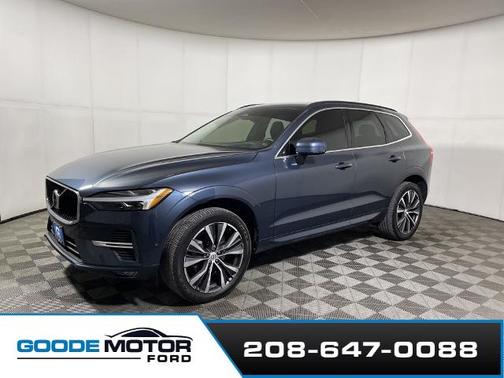 2022 Volvo XC60 B5 MOMENTUM