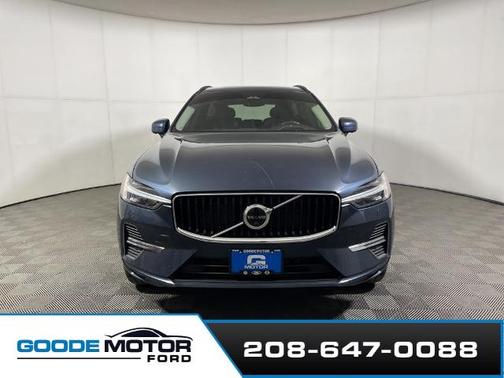 2022 Volvo XC60 B5 MOMENTUM