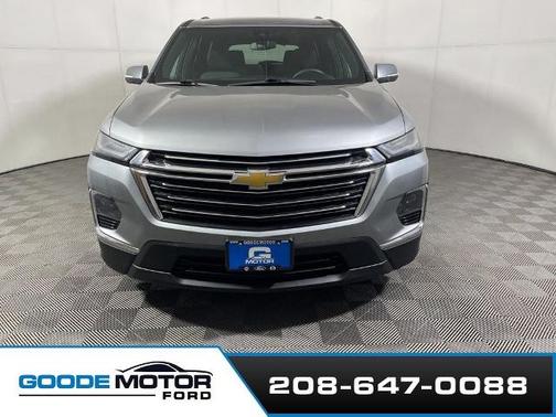 Sterling Gray Metallic 2023 Chevrolet Traverse LT CLOTH