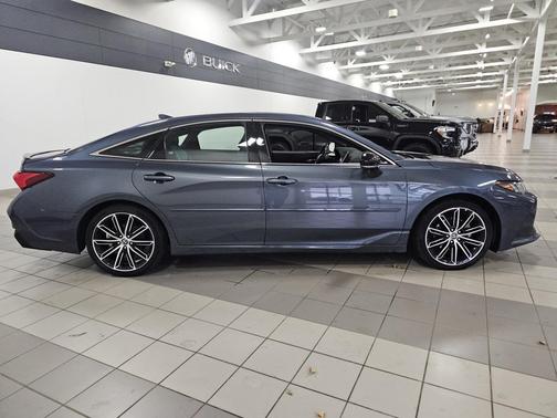 2022 Toyota Avalon Touring
