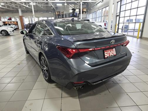 2022 Toyota Avalon Touring