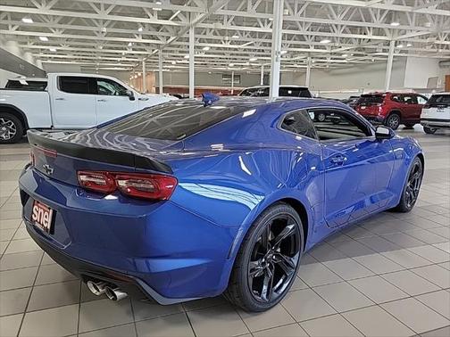 2021 Chevrolet Camaro RWD Coupe LT1