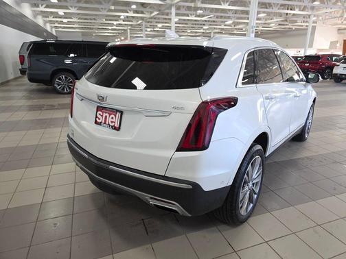 2022 Cadillac XT5 Premium Luxury