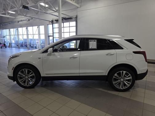 2022 Cadillac XT5 Premium Luxury