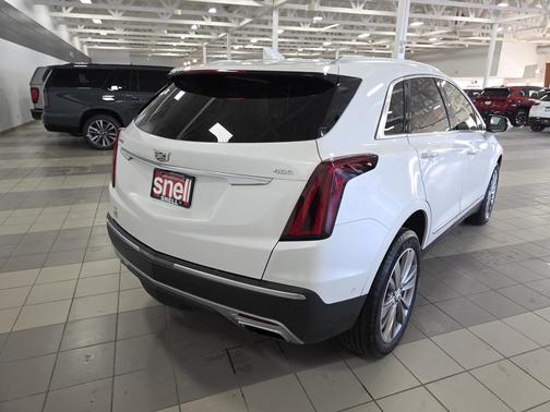 2022 Cadillac XT5 Premium Luxury
