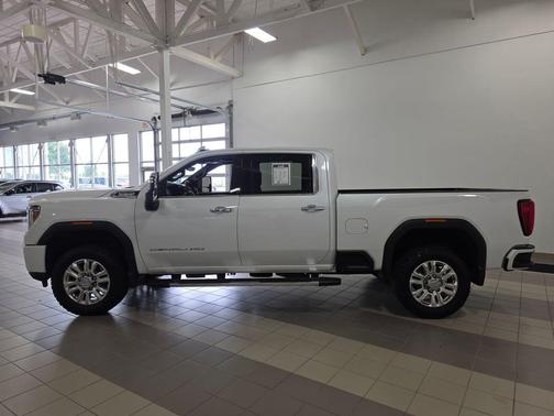 White Frost Tricoat 2023 GMC Sierra 3500 Denali