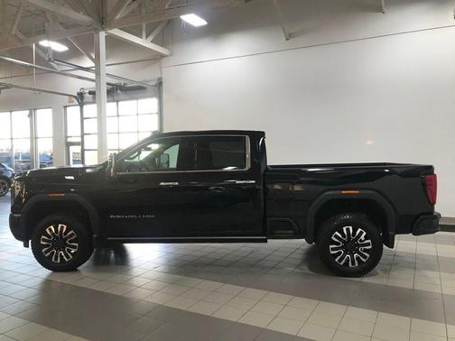 2025 GMC Sierra 3500 Denali
