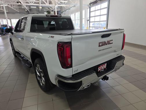 Summit White 2023 GMC Sierra 1500 SLT