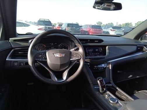 2023 Cadillac XT6 Luxury AWD