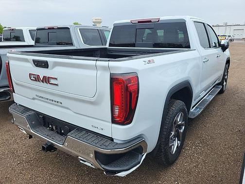 Glacier White Tricoat 2026 GMC Sierra 1500 SLT