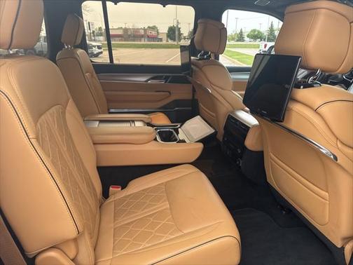 2023 Jeep Grand Wagoneer L Series III 4x4