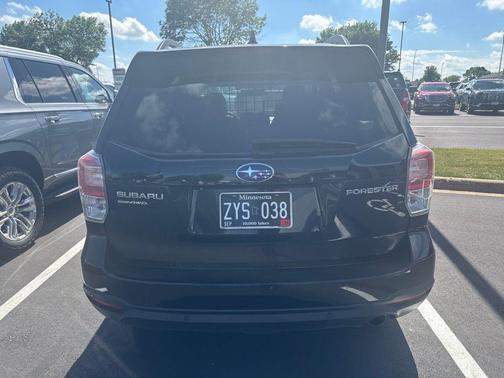 Crystal Black Silica 2018 Subaru Forester 2.5i Touring