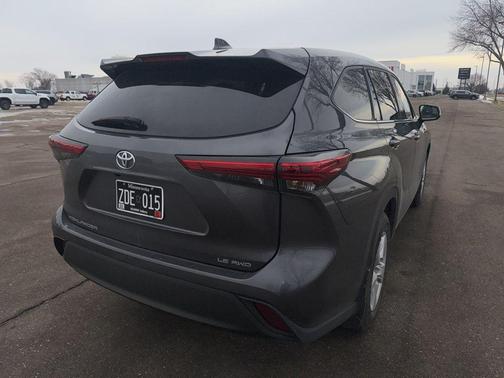 2020 Toyota Highlander LE