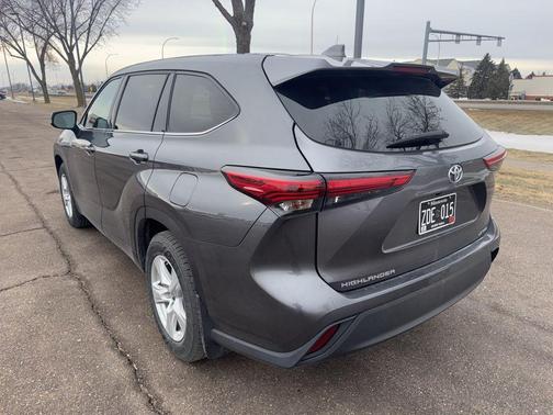 2020 Toyota Highlander LE