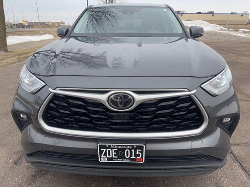 2020 Toyota Highlander LE