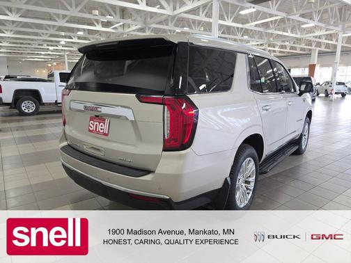 Pearl Beige Metallic 2022 GMC Yukon SLT