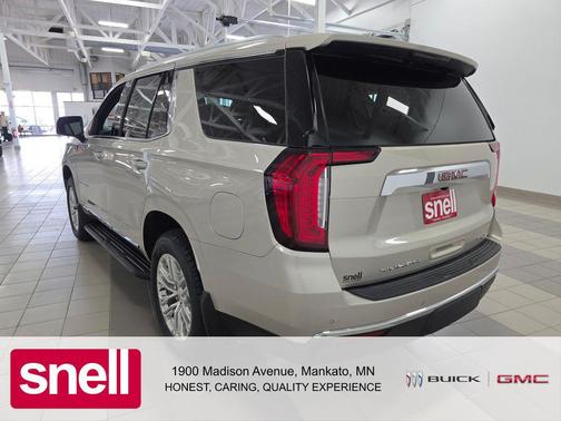 Pearl Beige Metallic 2022 GMC Yukon SLT