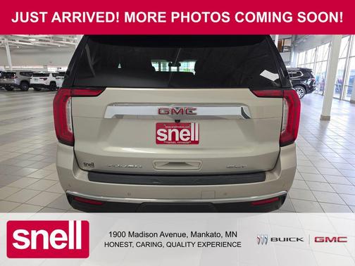 Pearl Beige Metallic 2022 GMC Yukon SLT