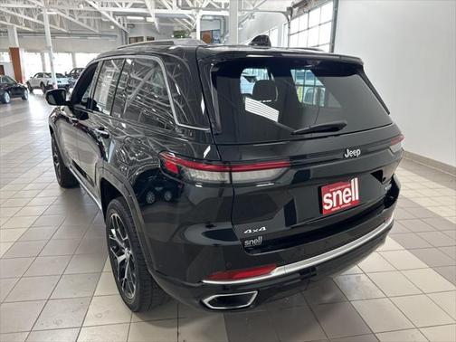 2023 Jeep Grand Cherokee Summit