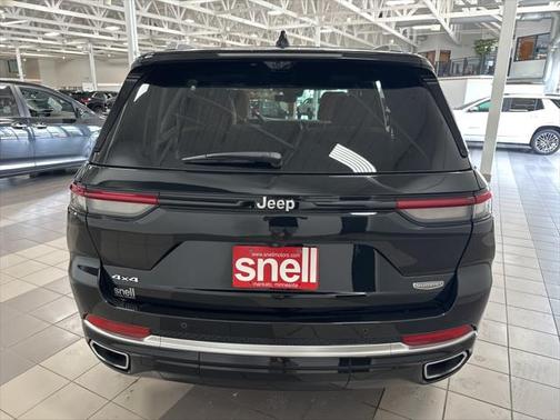 2023 Jeep Grand Cherokee Summit