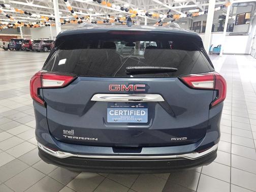2024 GMC Terrain SLT