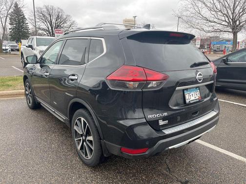 Magnetic Black Pearl 2019 Nissan Rogue SL