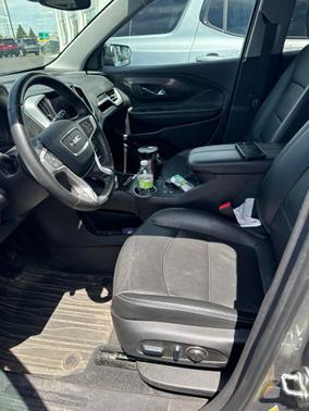 Sterling Metallic 2024 GMC Terrain SLT