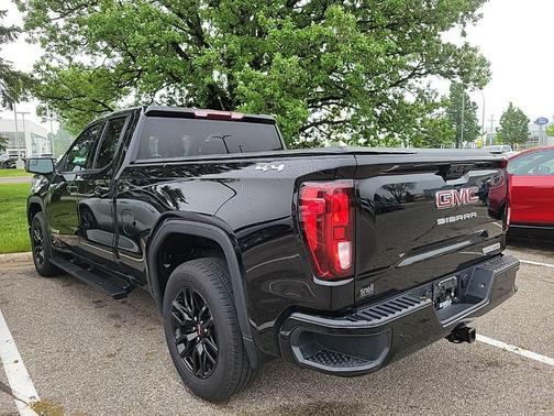 Onyx Black 2024 GMC Sierra 1500 Elevation