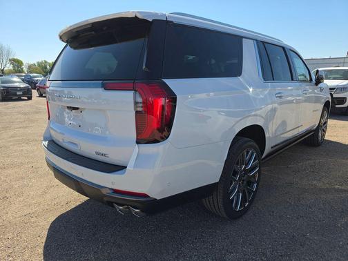 Glacier White Tricoat 2026 GMC Yukon XL Denali Ultimate