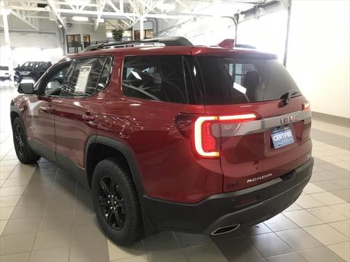 2022 GMC Acadia AWD AT4