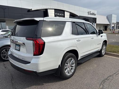 2023 GMC Yukon SLT